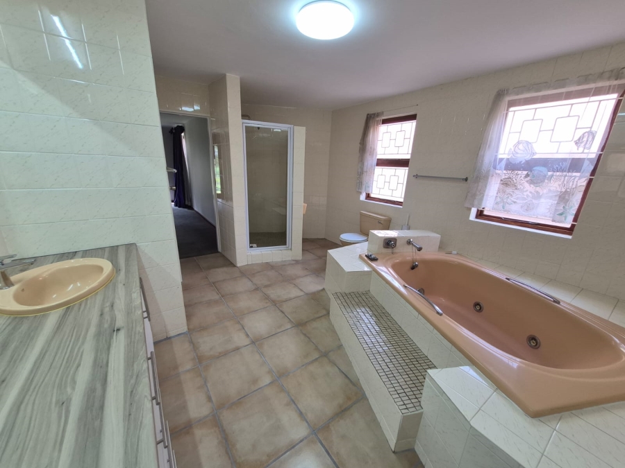 5 Bedroom Property for Sale in Bayview Western Cape